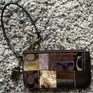 🛑🛑SOLD🛑🛑Vintage Coach Wristlet